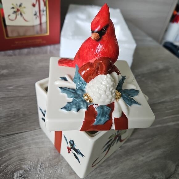 Lenox Winter Greetings Cardinal Covered Candy Dish 7 in Tall in Box 815847 - Picture 1 of 12